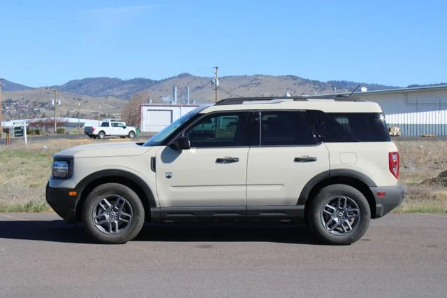 Used 2025 Beige Ford Big Bend image 3