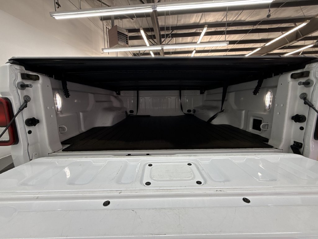 Used 2022 Bright White Clearcoat Jeep Sport image 32
