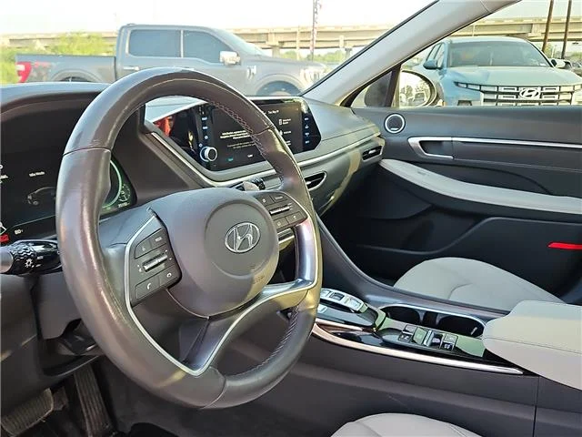 Used 2023 Black Hyundai Limited image 11