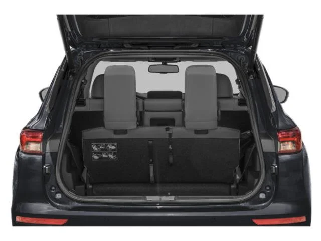 Used 2025  Mitsubishi  image 10