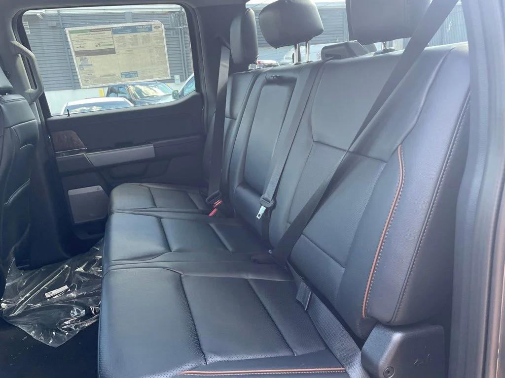 New 2026 CARBONIZED GRAY Ford Lariat image 34