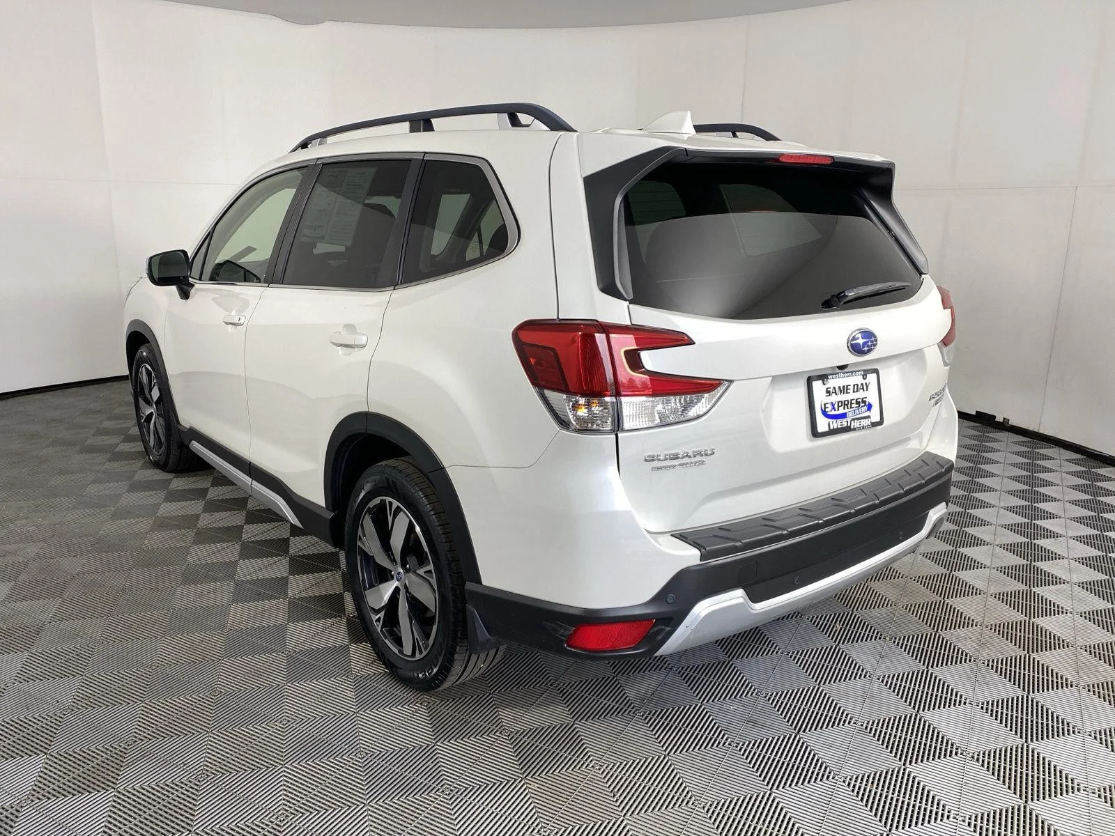 Used 2020 Crystal White Pearl Subaru Touring image 5
