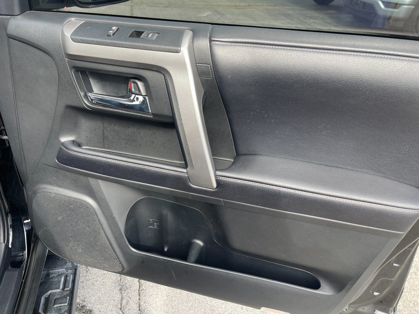 Used 2019 Black Toyota SR5 image 21