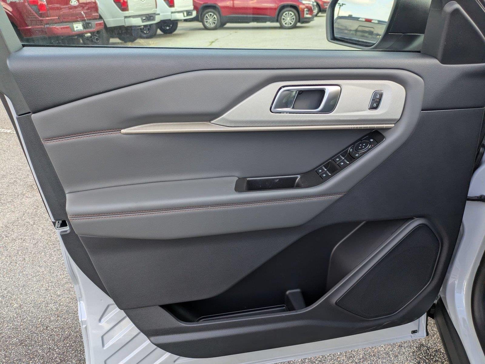 New 2026 Space White Metallic Ford Active image 11