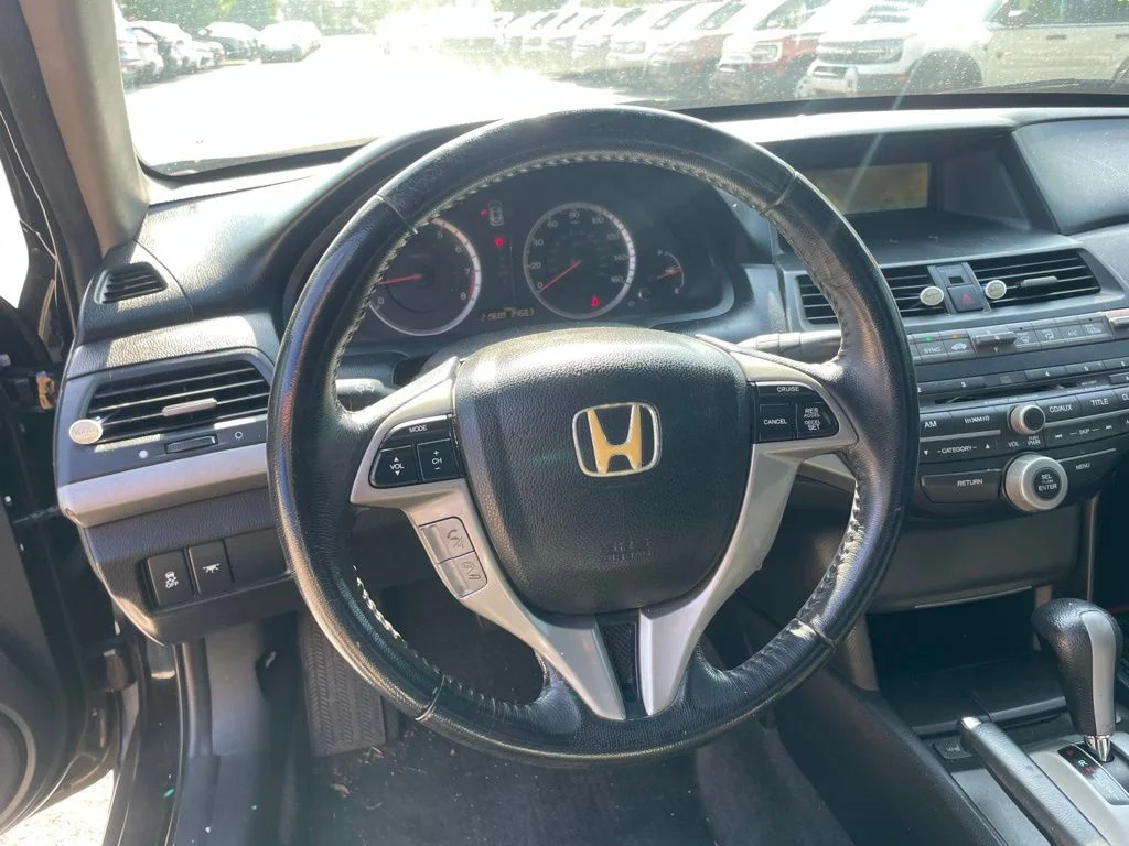 Used 2011 Black Honda EX-L image 12