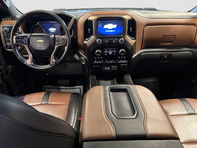 Used 2022 White Chevrolet High Country image 11