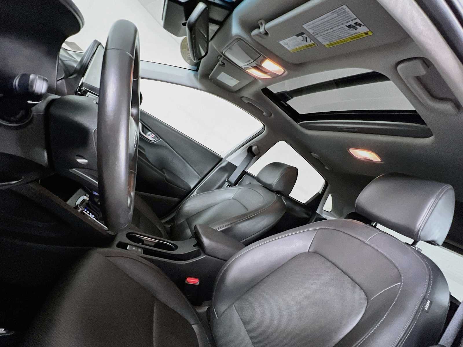 Used 2023 Lunar White Hyundai Limited image 23