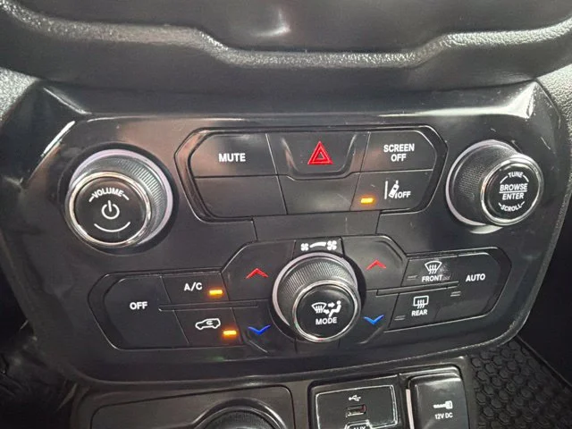 Used 2021 Teal Jeep Trailhawk image 25