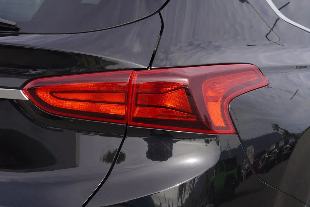 Certified Used 2020 Black Hyundai SE image 11