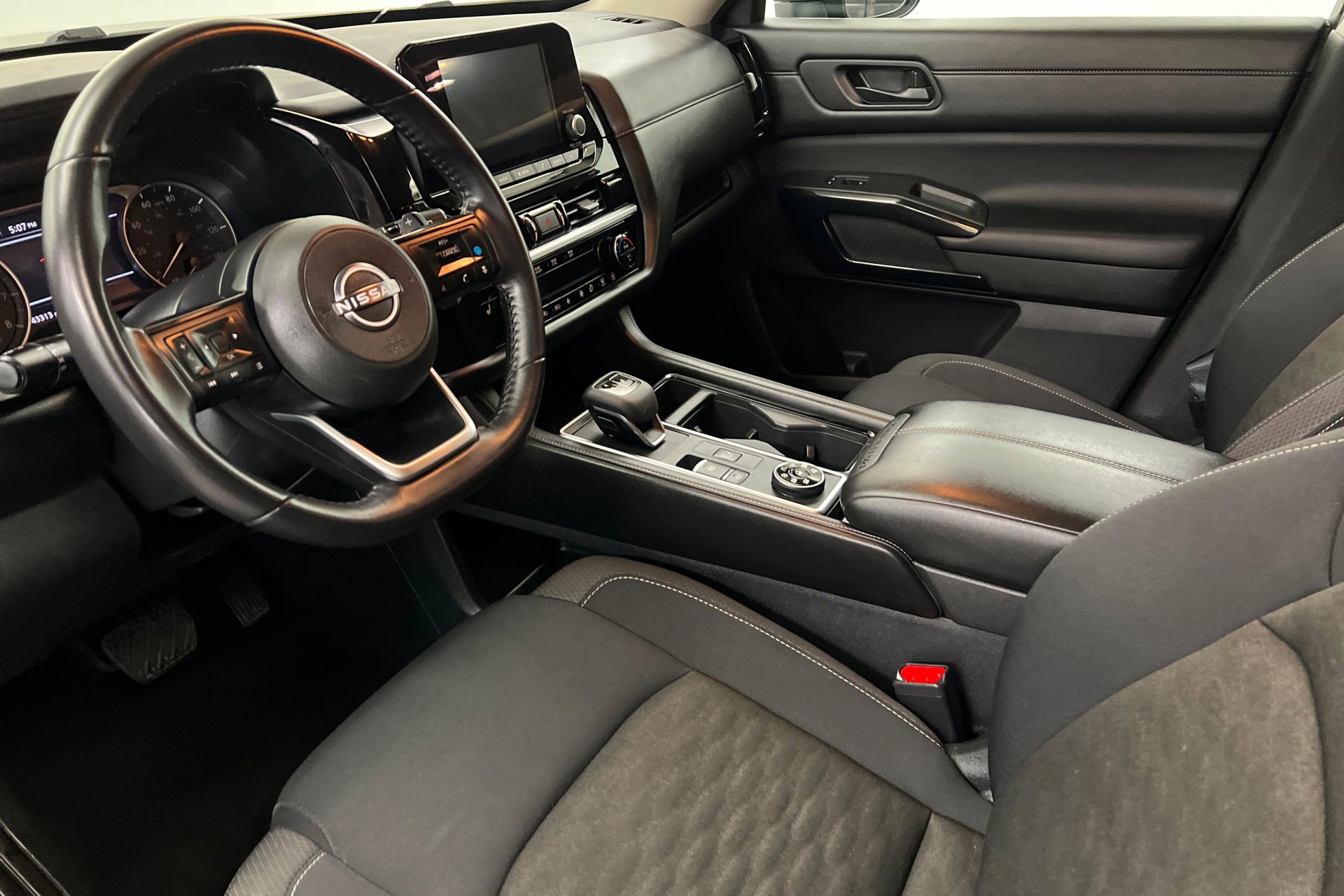 2024 Nissan Pathfinder SV - Photo 16