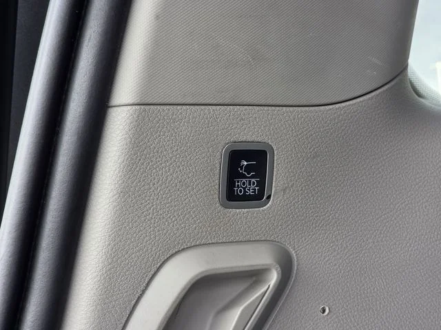 Certified Used 2022 Diamond Black Jeep Series III image 32