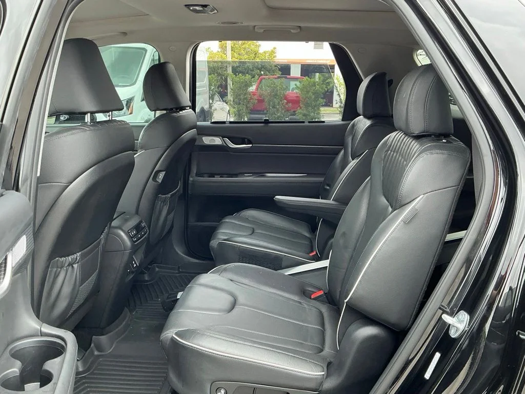 Used 2023 Black Hyundai Limited image 33