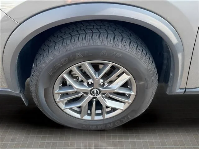 Used 2024 Gray Nissan S image 15