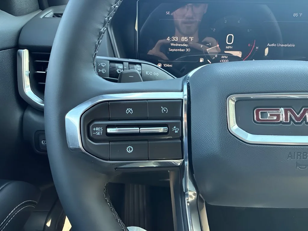 New 2027 Summit White GMC Elevation image 15