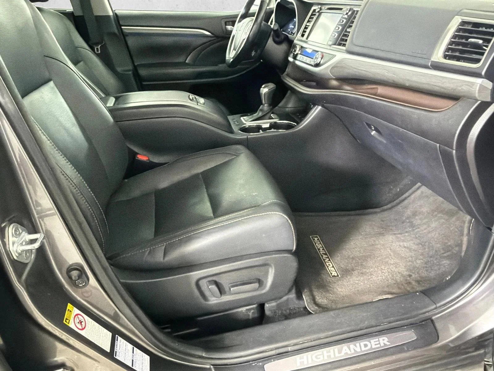 Used 2017 Gray Toyota Hybrid Limited image 15