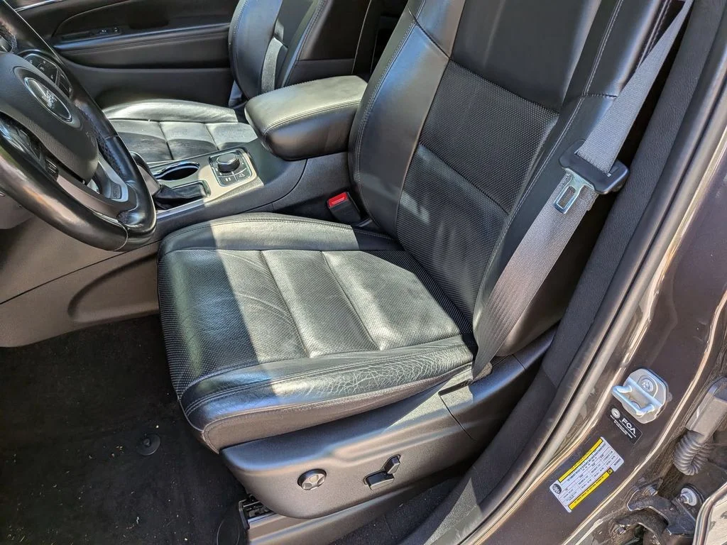 Used 2021 Gray Jeep Limited image 25