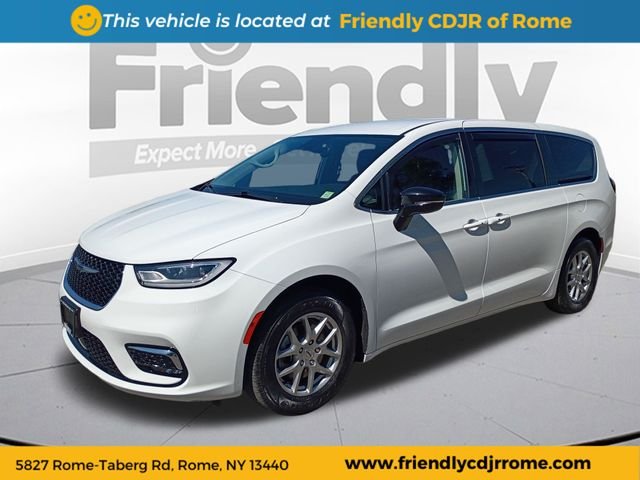 2024 Chrysler Pacifica Touring L's photo