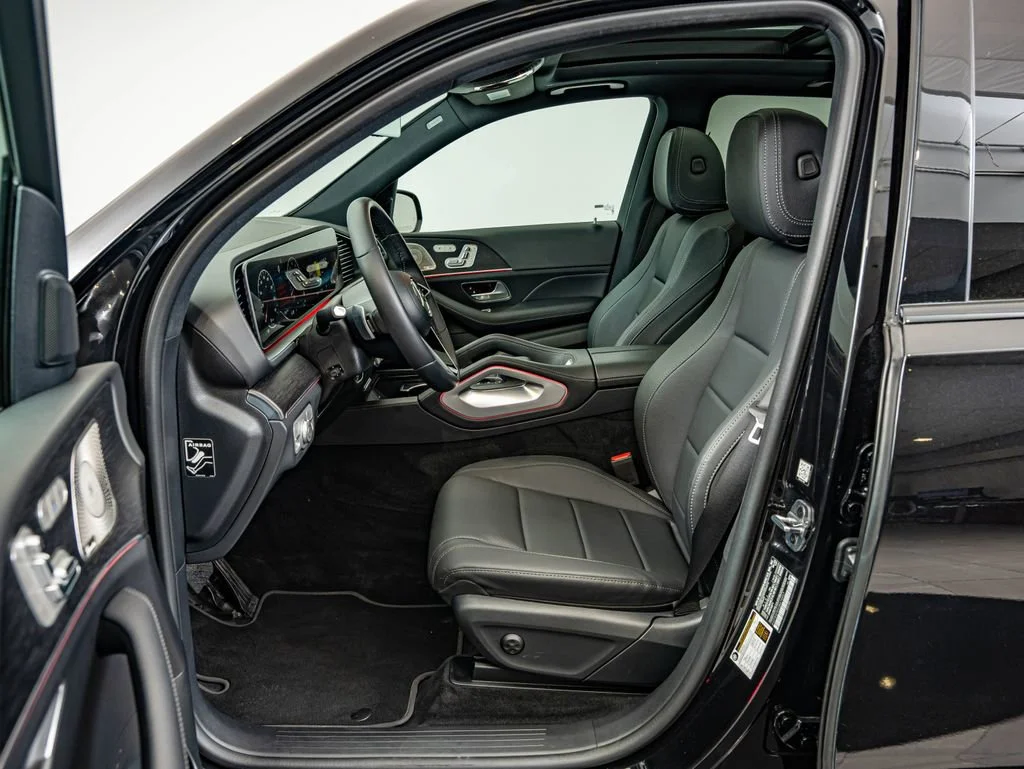 Used 2025 Obsidian Black Metallic Mercedes-Benz GLE 350 image 32