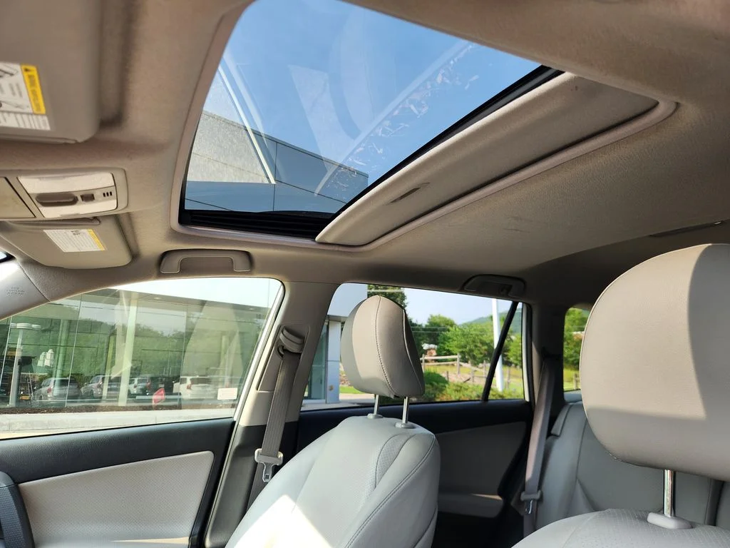 Used 2012 Blizzard Pearl Toyota Limited image 10