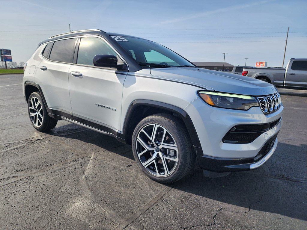 Used 2025 Silver Zynith Metallic Clearcoat Jeep Limited image 3