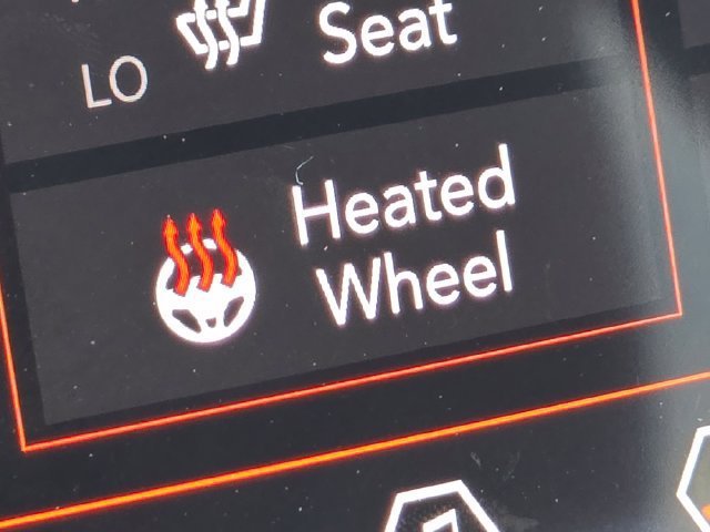 Used 2020 Bright White Clearcoat Jeep Latitude image 14