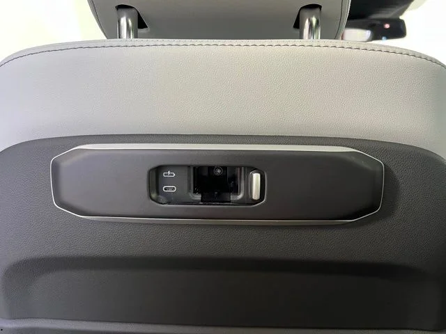 New 2026 Alpine White BMW sDrive40i image 35