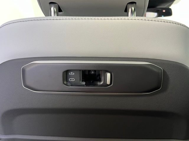New 2026 White BMW sDrive40i image 35