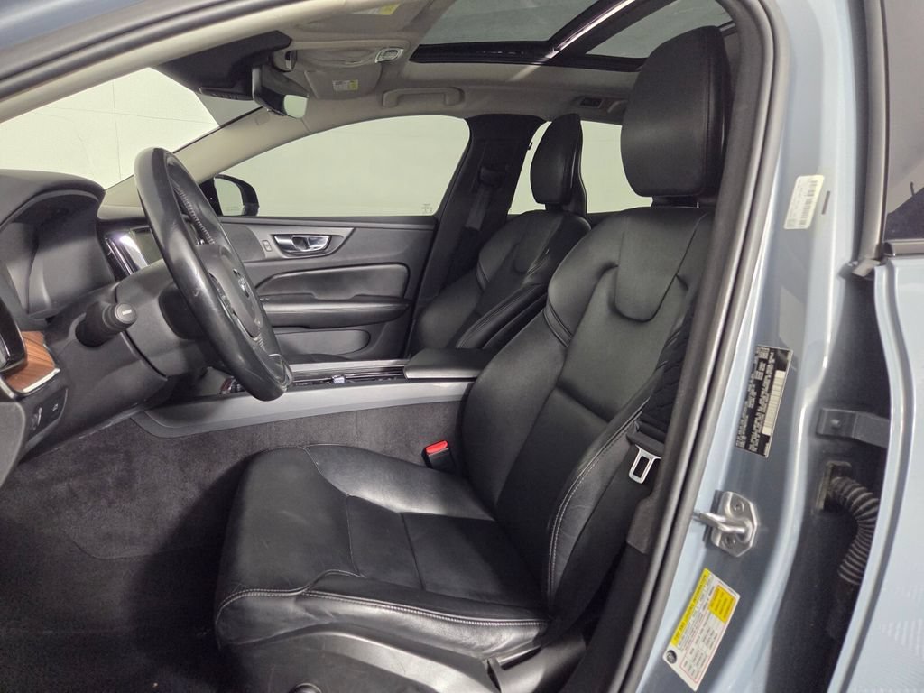 Certified Used 2022 Gray Volvo Momentum image 9