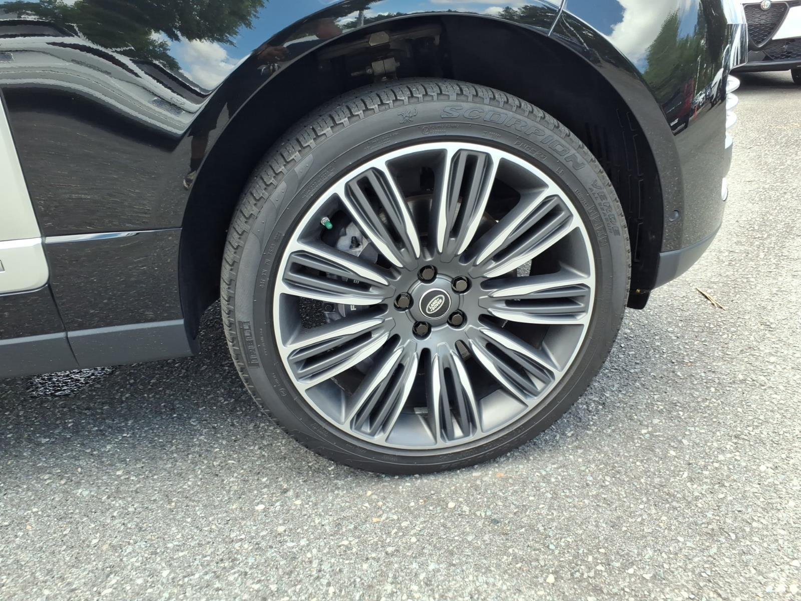 Used 2020 Santorini Black Metallic Land Rover Autobiography image 13
