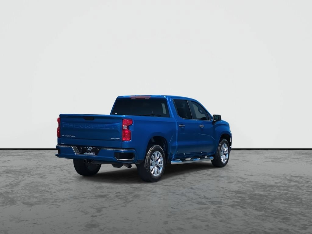 Used 2023 Glacier Blue Metallic Chevrolet Custom image 8
