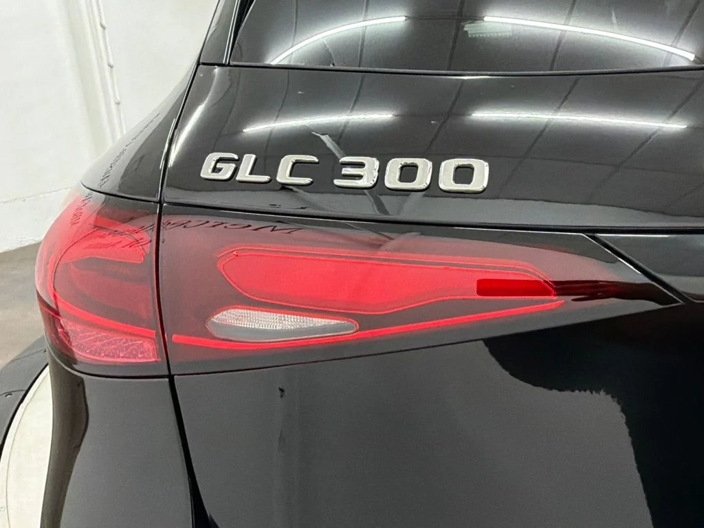 New 2027 Black Mercedes-Benz GLC 300 image 11