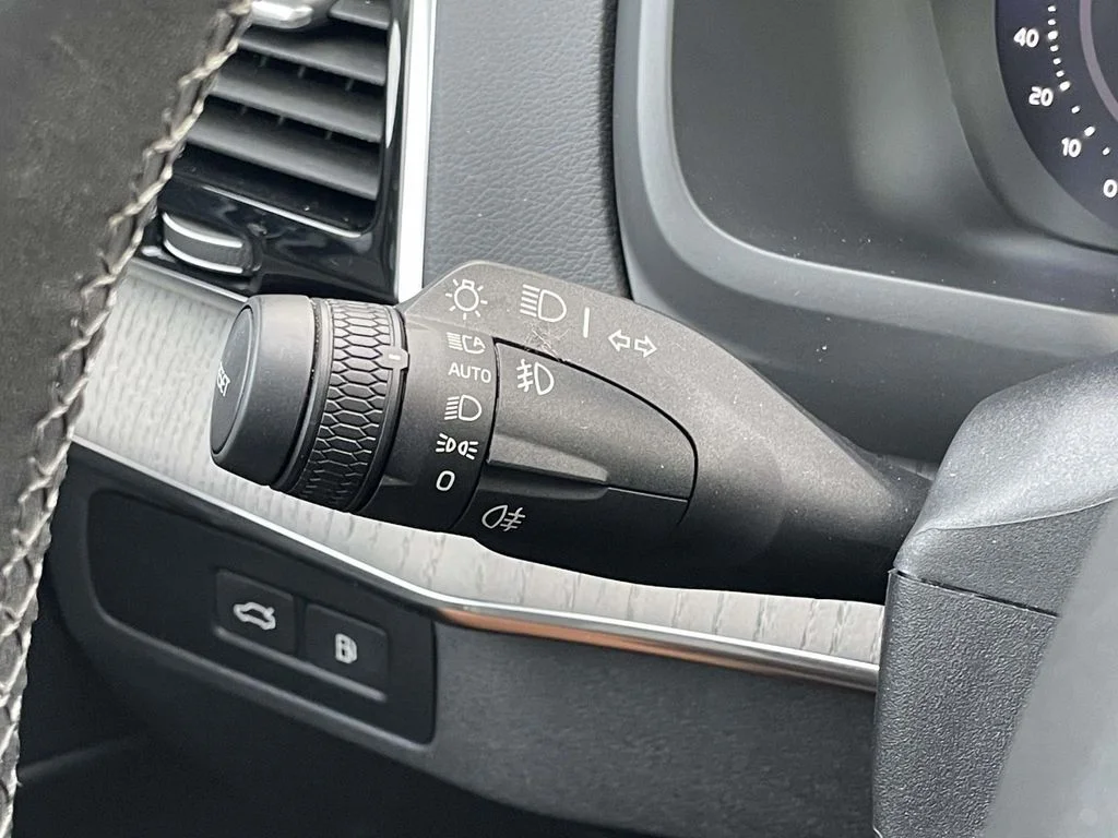 Certified Used 2024 Vapour Grey Metallic Volvo Ultimate Bright Theme image 12