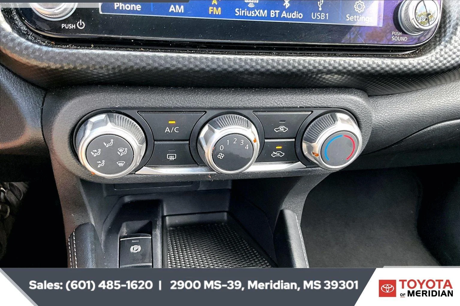 Used 2024 Electric Blue Metallic/Super Black Nissan SV image 21