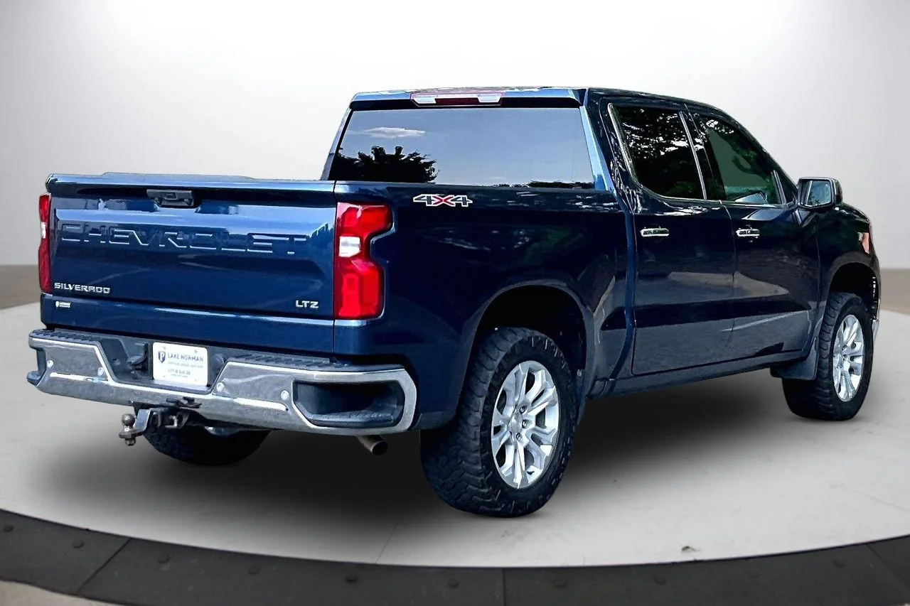 Used 2023 Blue Chevrolet LTZ image 9
