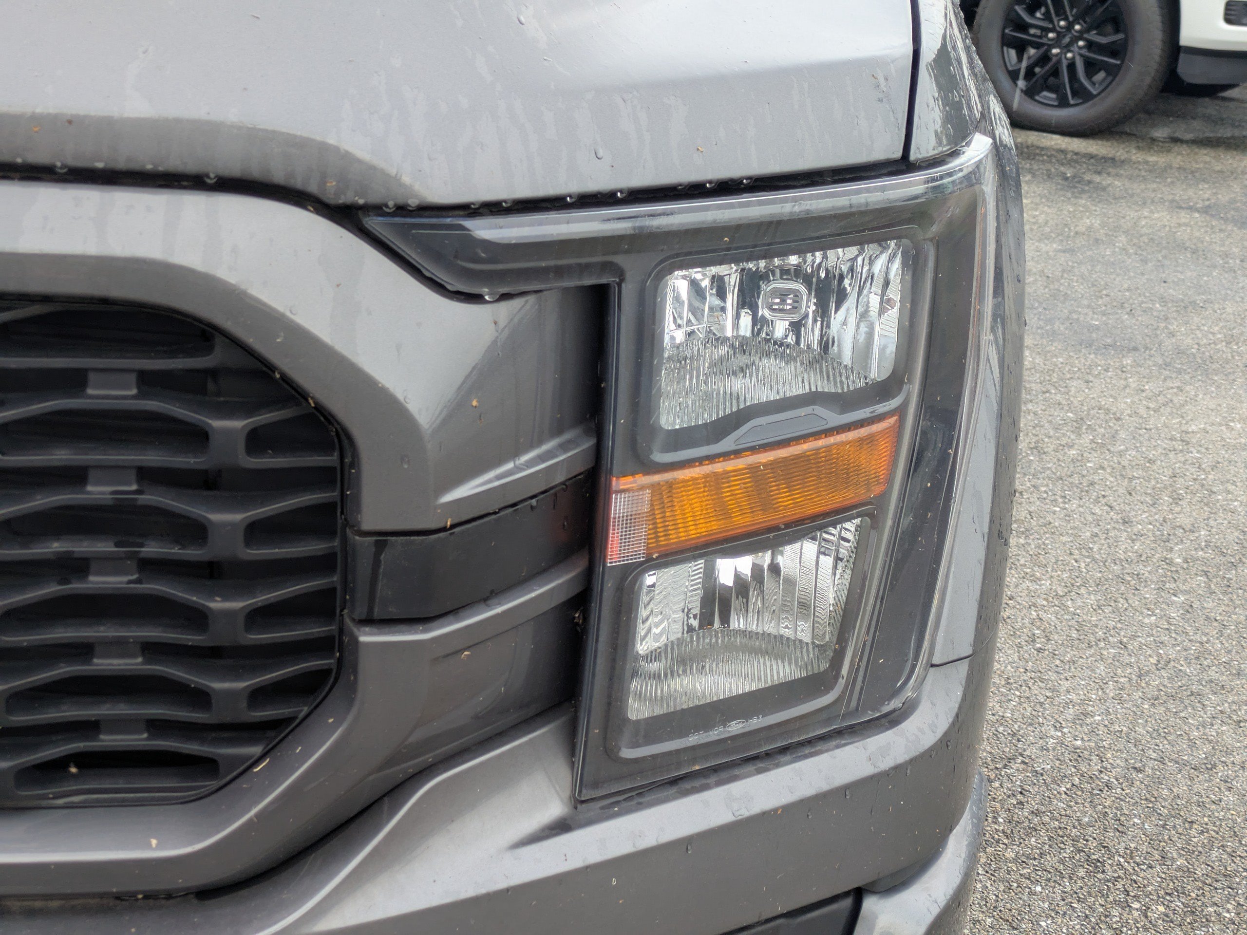 Used 2023  Ford XL image 10