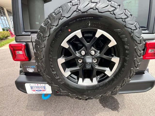 Used 2024 Crystal Metallic Jeep Rubicon 4xe image 22