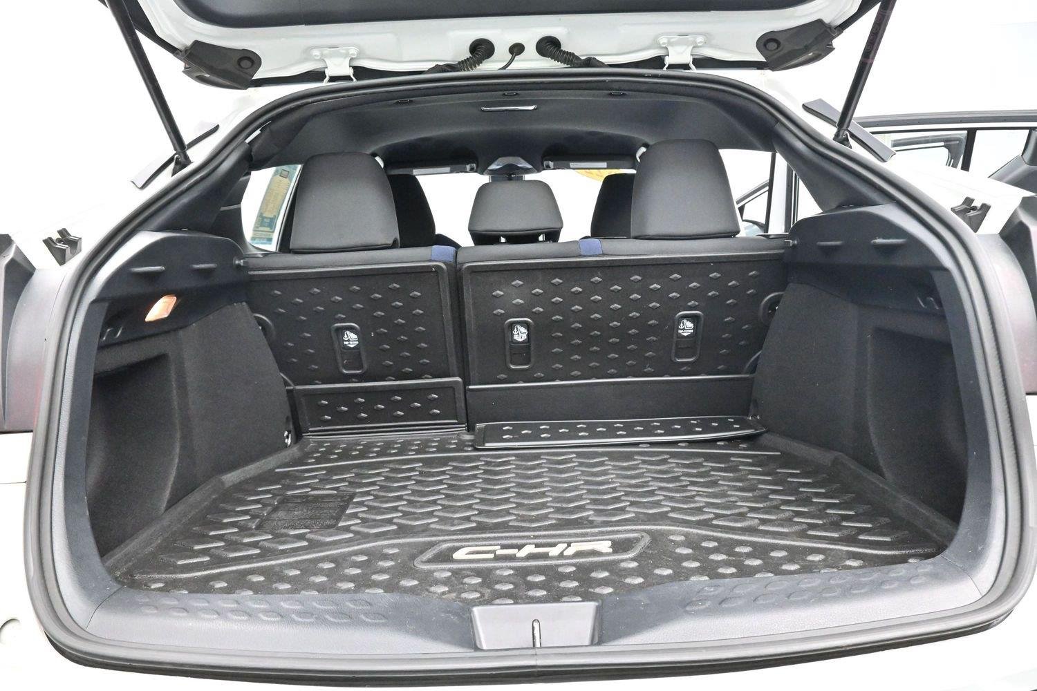 Used 2022 Wind Chill Pearl Toyota XLE image 9