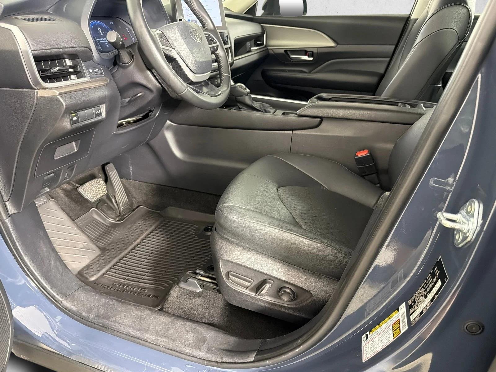 Used 2025 Storm Cloud Toyota XLE image 9