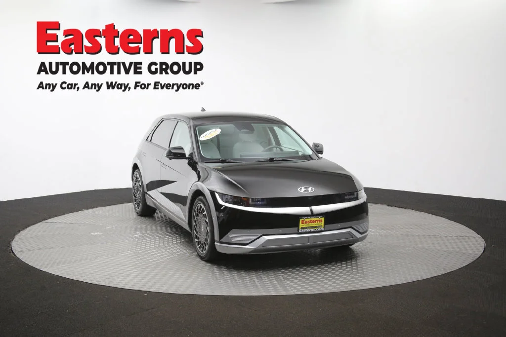 Used 2023 Black Hyundai Limited image 55