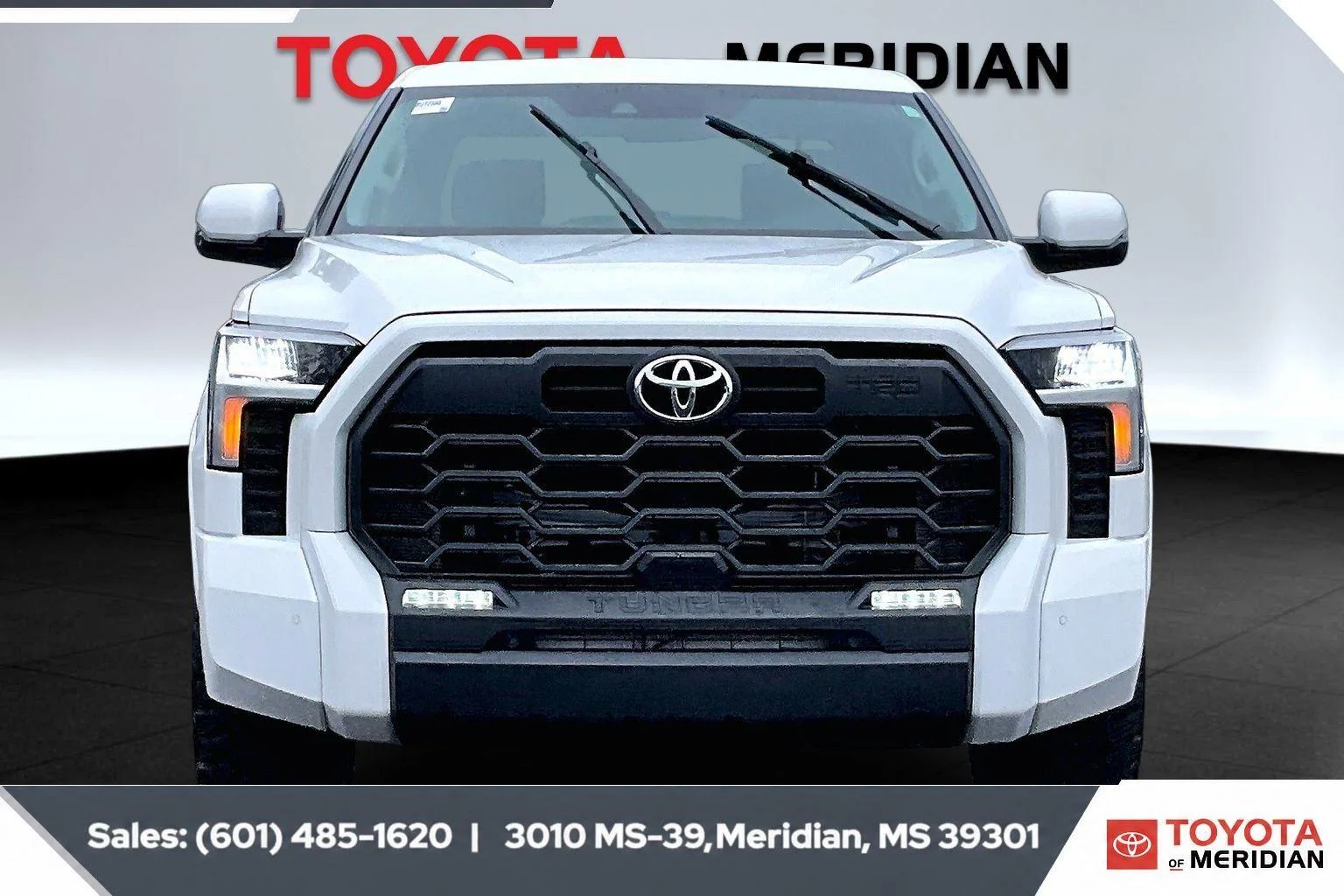 Used 2023 Ice Cap Toyota SR5 image 3