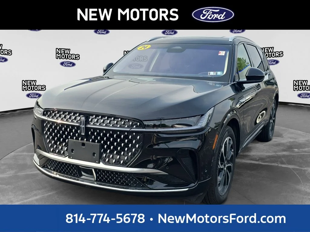 Used 2024 Black Metallic Lincoln Reserve image 1