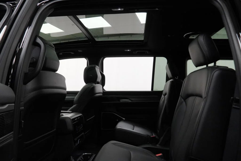 New 2026 High Gloss Black Exterior Paint Jeep  image 5