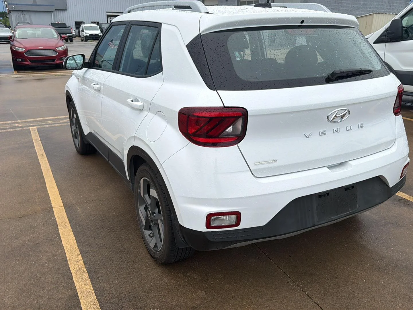 Used 2024 Lunar White Hyundai SEL image 6