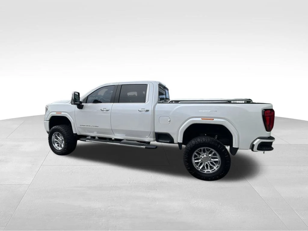 Used 2020 White GMC Denali image 11