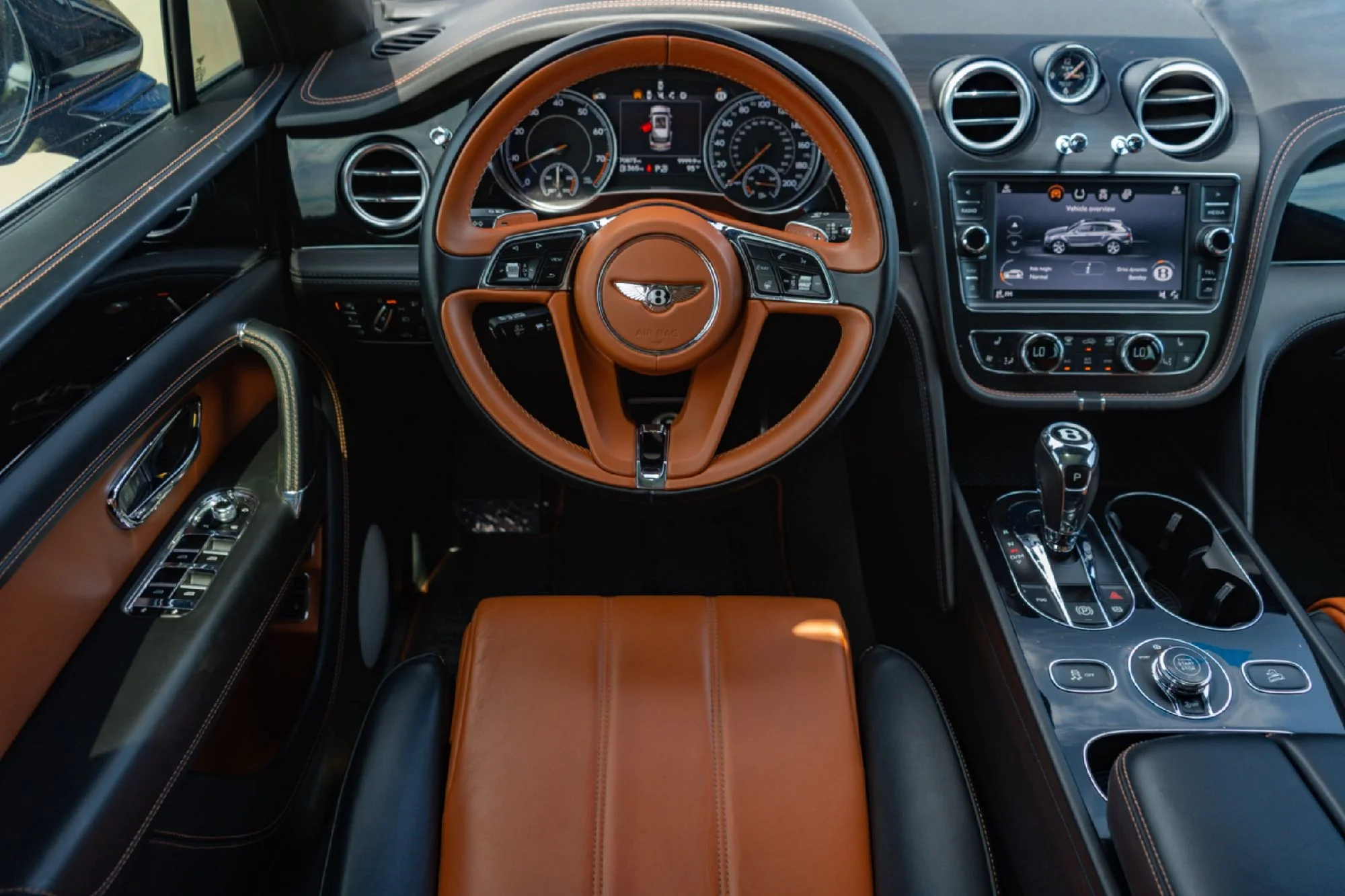 Used 2019 Black Bentley V8 image 26