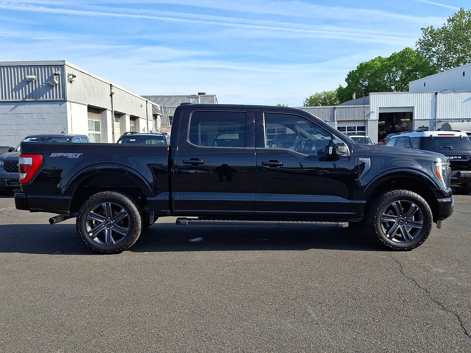 Used 2023 Agate Black Metallic Ford LARIAT image 7