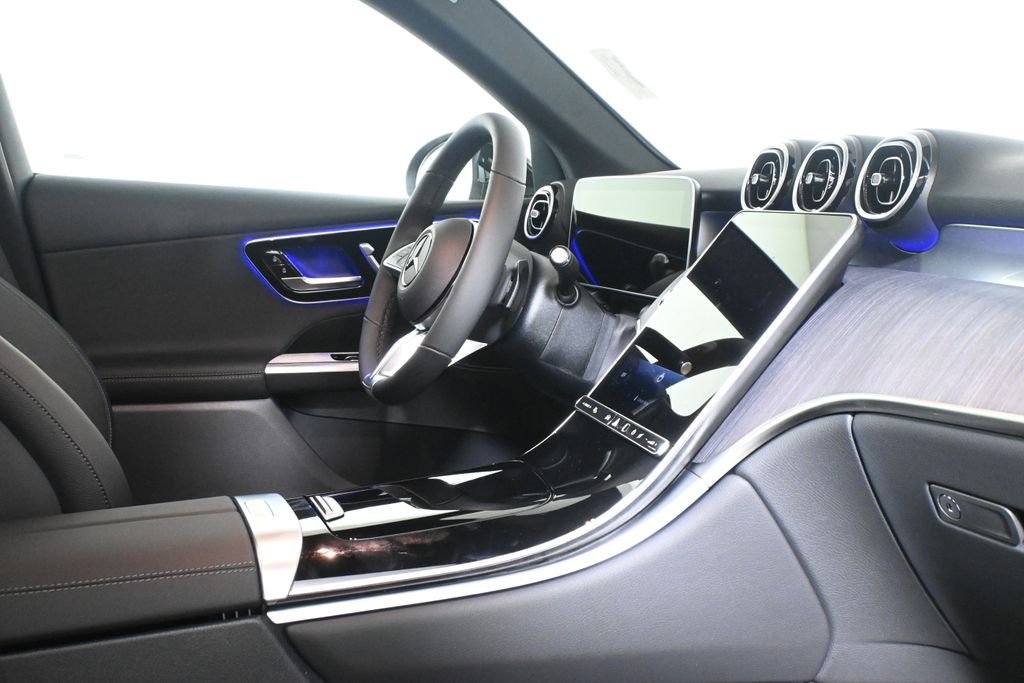 Used 2026 Black Mercedes-Benz GLC 300 image 31