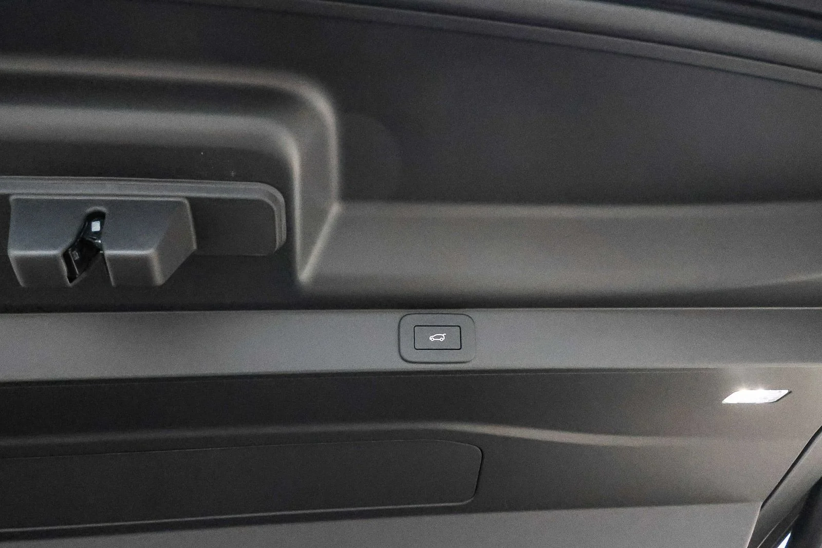 2026 Land Rover Range Rover SE - Photo 27