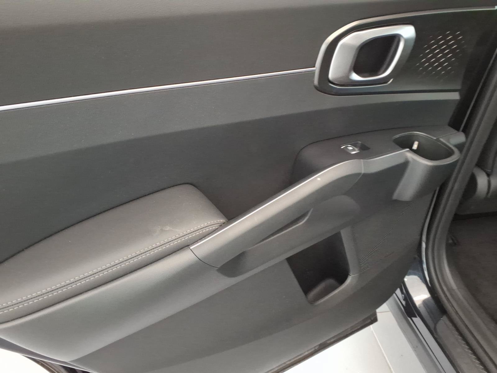 2022 Kia Sorento S Hybrid - Photo 16