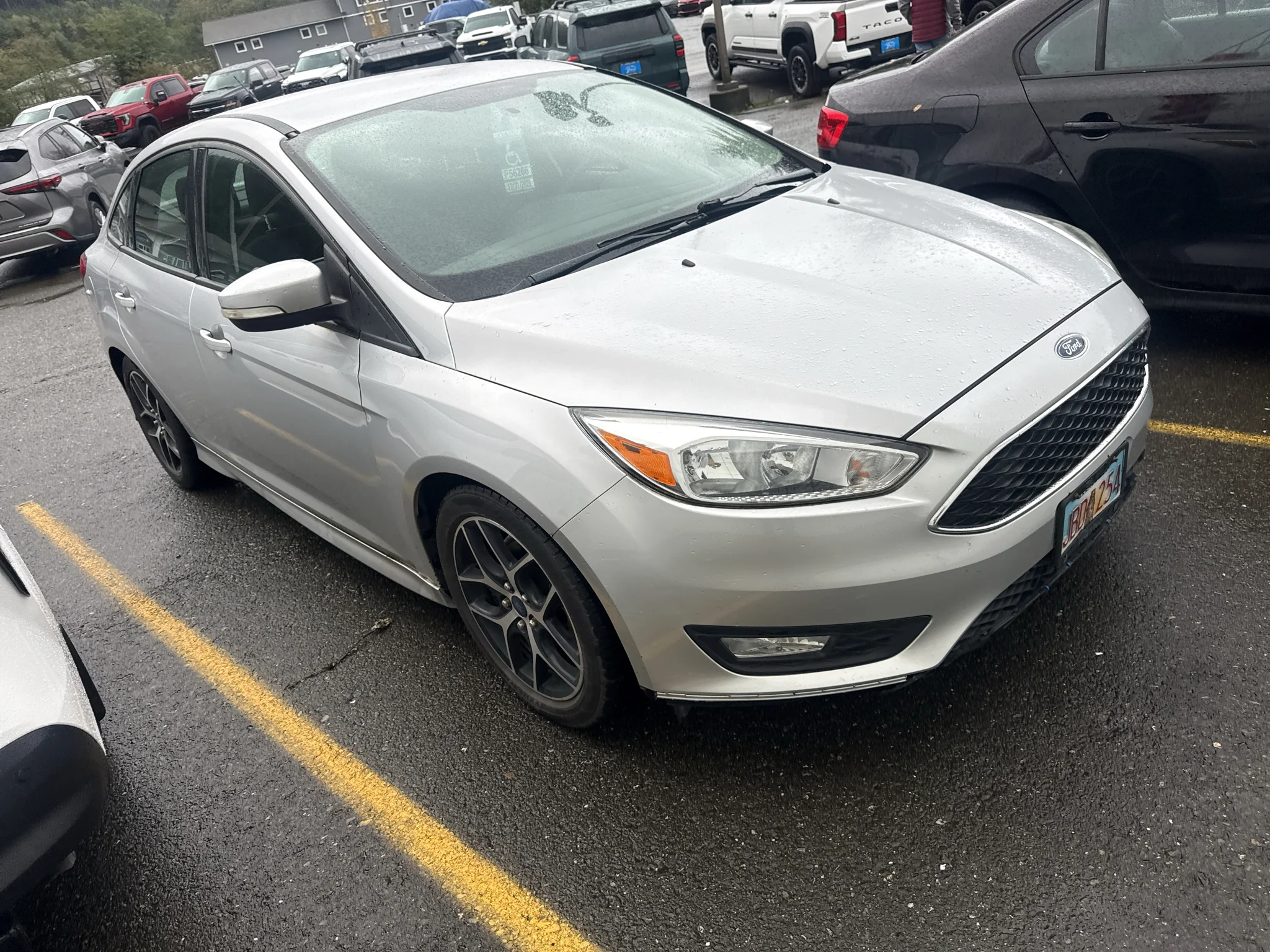 Used 2015 Silver Ford SE image 1
